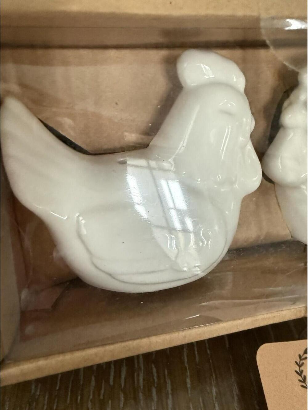 Country Collection Rooster Salt & Pepper Shakers New In Box Ceramic - Picture 2 of 5